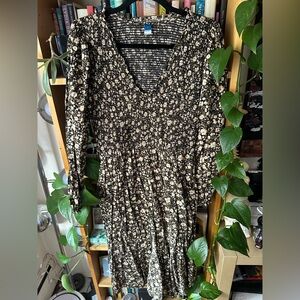 Old Navy Black and Cream Floral Long Sleeve Dress